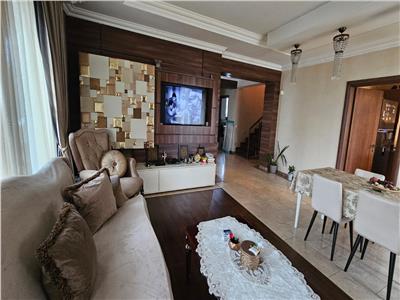 Vila D+P+2 cu piscina +panouri solare +afacere