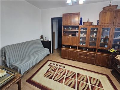 Berceni-Aparatorii Patriei,apartament  4 camere ,bloc reabilitat