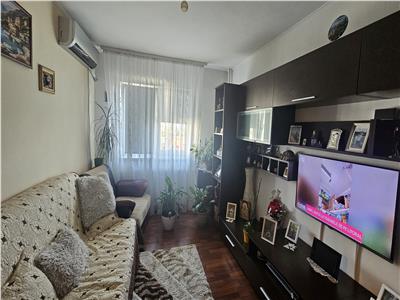 Berceni-Resita, apartament 2 camere, decomandat, cu imbunatatiri, bloc reabilitat