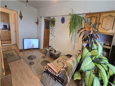 Berceni-Uioara apartament 3 camere transformat in 4 camere.