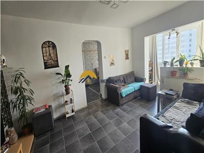 Berceni- Bagdasar Arseni- Apartament 4 camere, bloc reabilitat, centrala termica proprie.