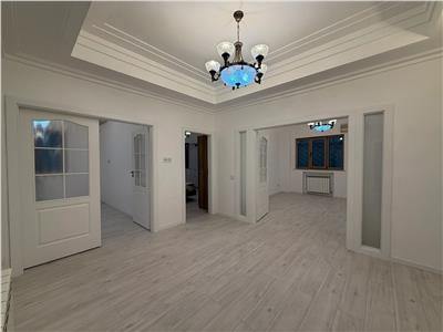 Gradina Cismigiu Apartament 3 camere, Spatios-Luminos, Renovat