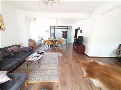 Vila la cheie, cocheta, mobilata-utilata, gradina amenajata