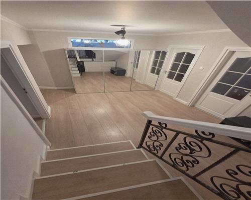 Apartament cochet, in vila, 6 camere cu scara interioara, la cheie