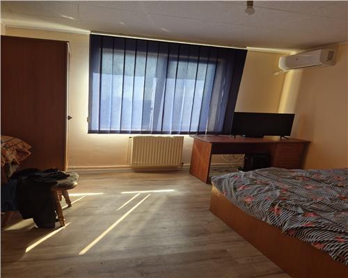 Berceni Universitatea Spiru Haret 3 camere, mobilat
