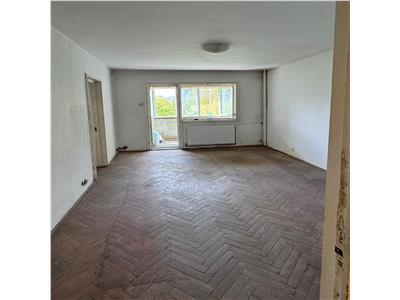 Basarabia,apartament 3 camere,bloc reabilitat,centrala termica,boxa