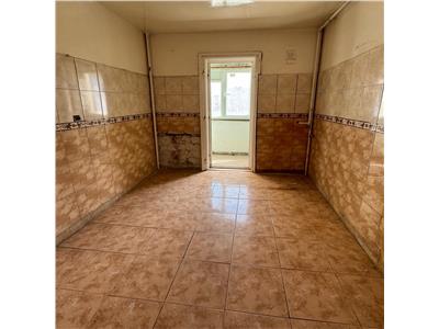 Bulevardul Basarabiei Apartament 3 camere Spatios-Luminos