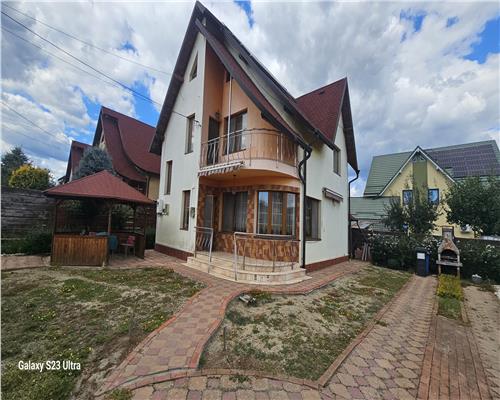 Casă individuală de vânzare – la intrare in Ștefănești