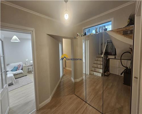 Victoriei-Berzei, apartament 6 camere in vila